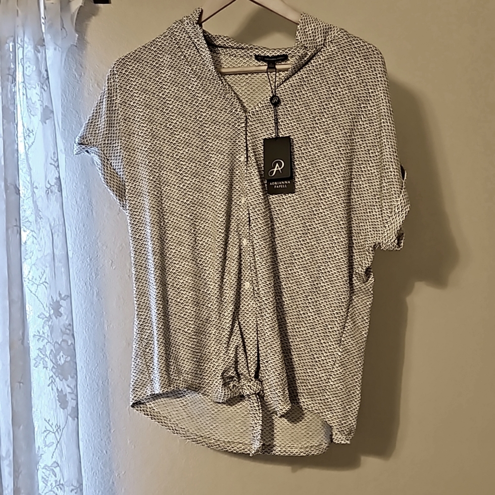 NWT Adrianna Papell Tie Front Knit Top with Notch